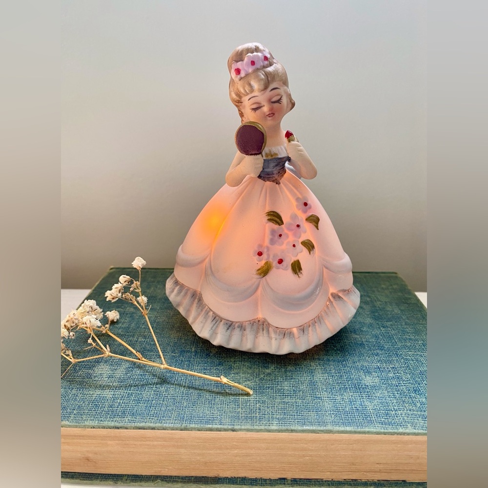 Vintage Porcelain Lady Figurine Night Light